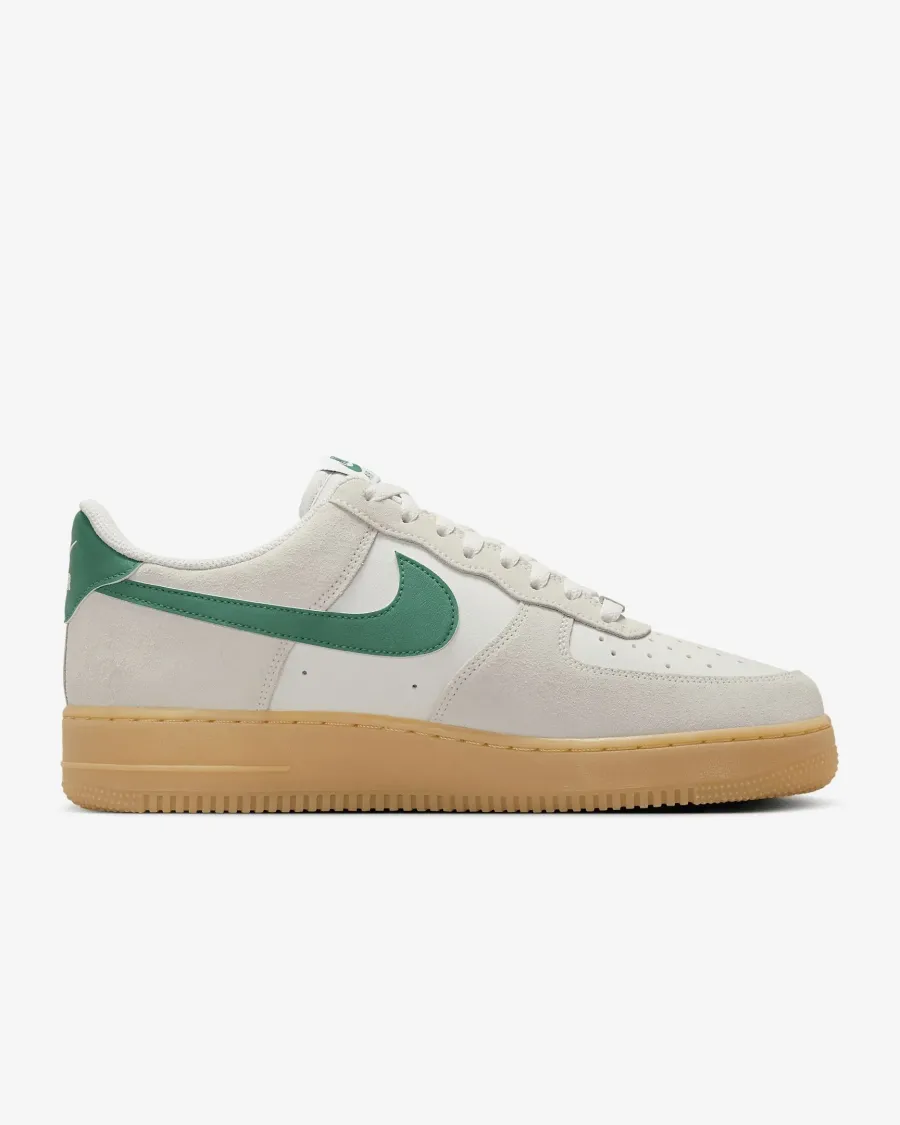 Кросівки Nike Air Force 1 07 Lv8  FQ8714-001