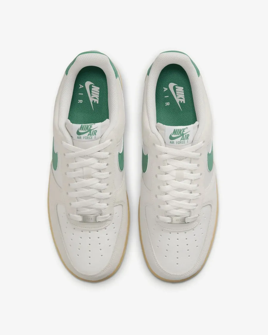 Кросівки Nike Air Force 1 07 Lv8  FQ8714-001