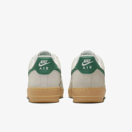 Кросівки Nike Air Force 1 07 Lv8  FQ8714-001