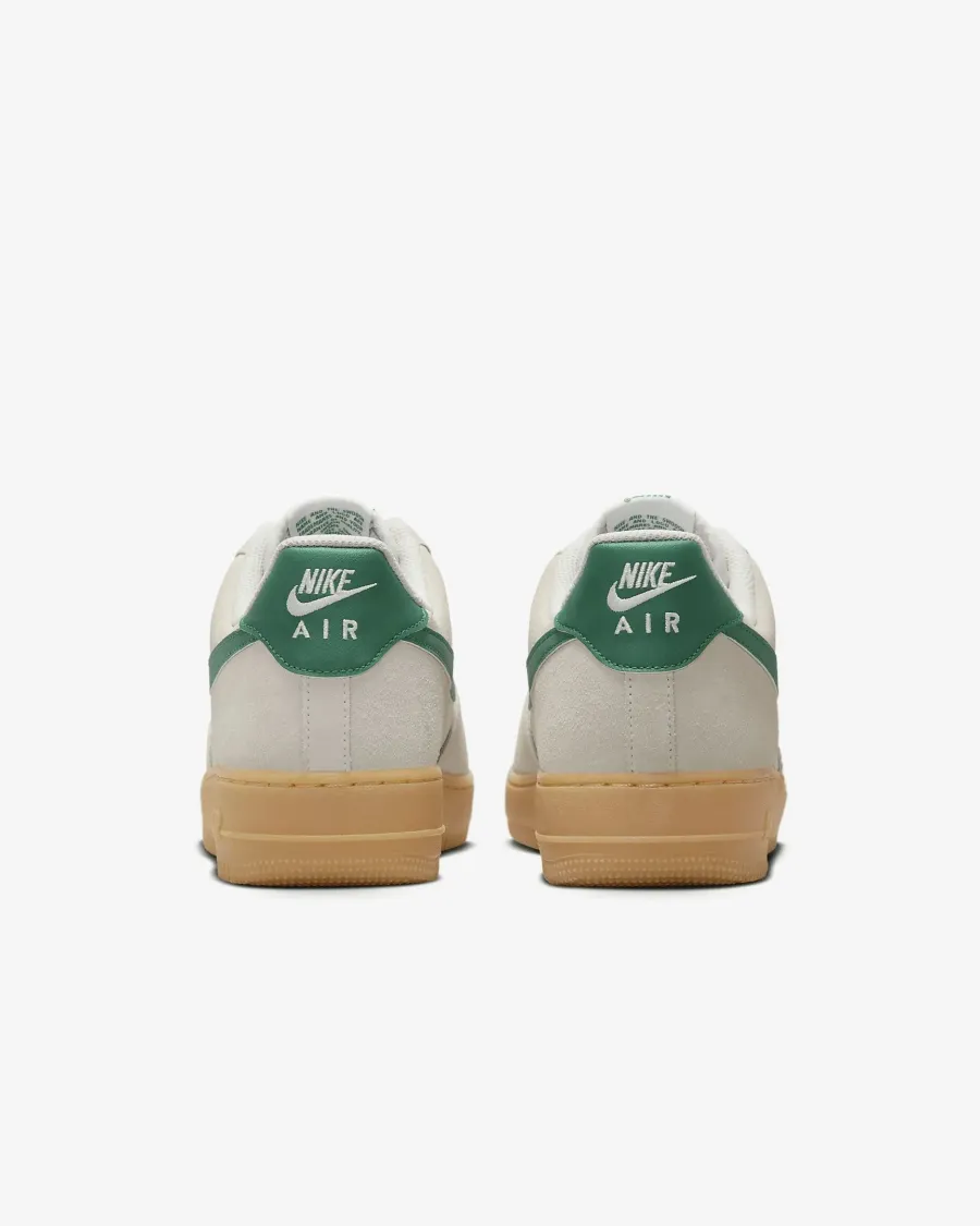 Кросівки Nike Air Force 1 07 Lv8  FQ8714-001