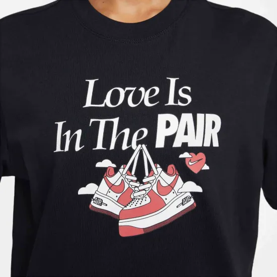 Футболка Nike Sportswear Boxy Valentine's Day FQ8870-010