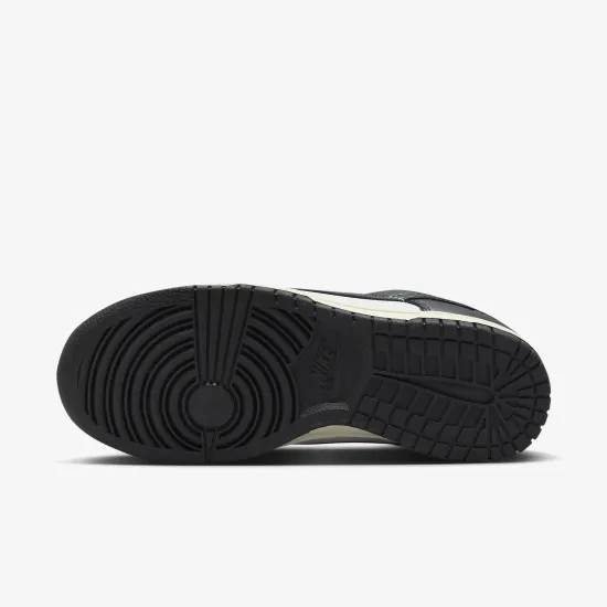 Кросівки Nike Dunk Low Vintage Panda FQ8899-100