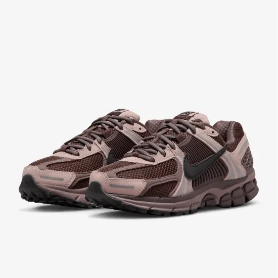 Кросівки Nike Vomero 5 FV1166-200