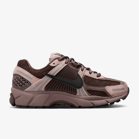 Кросівки Nike Vomero 5 FV1166-200