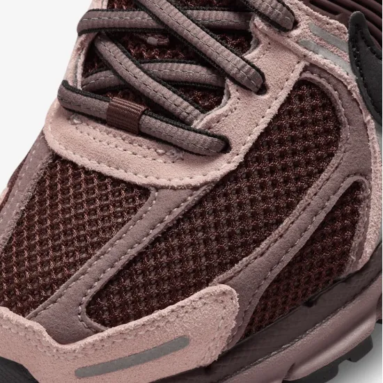 Кросівки Nike Vomero 5 FV1166-200