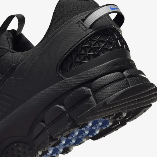 Кросівки Nike Air Zoom Vomero Roam Winterized FV2295-002