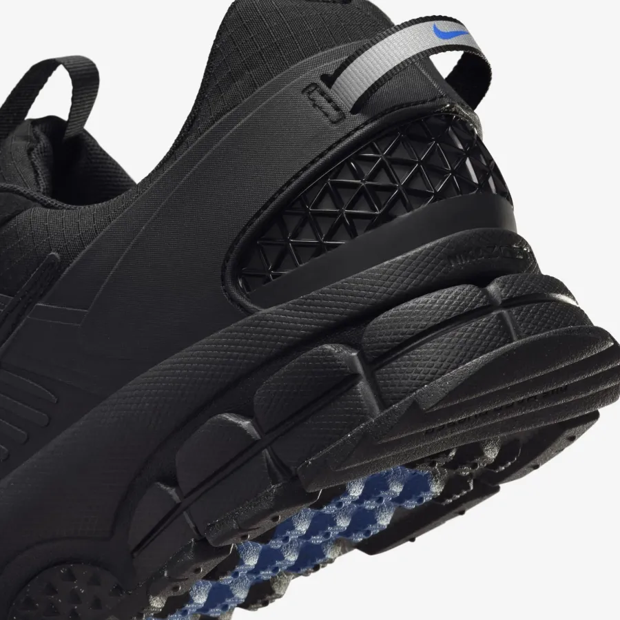 Кросівки Nike Air Zoom Vomero Roam Winterized FV2295-002