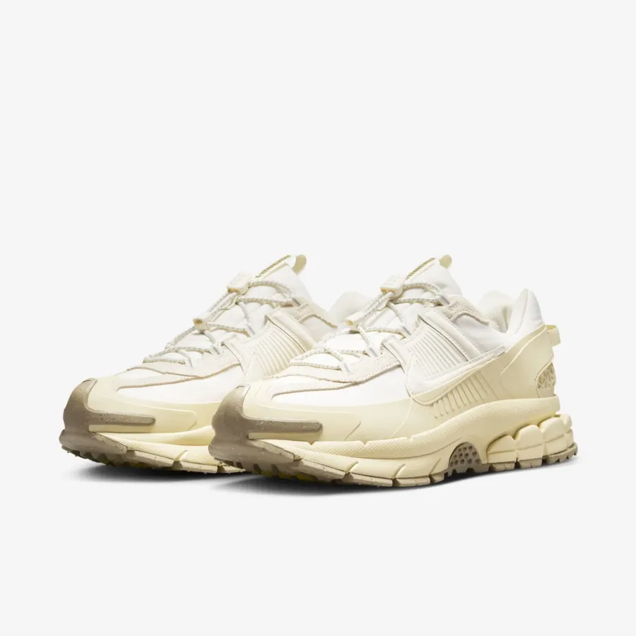 Кросівки Nike Air Zoom Vomero Roam Winterized FV2295-101