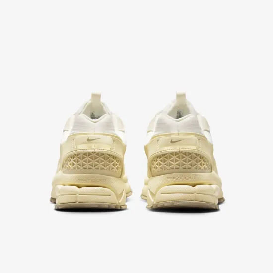 Кросівки Nike Air Zoom Vomero Roam Winterized FV2295-101