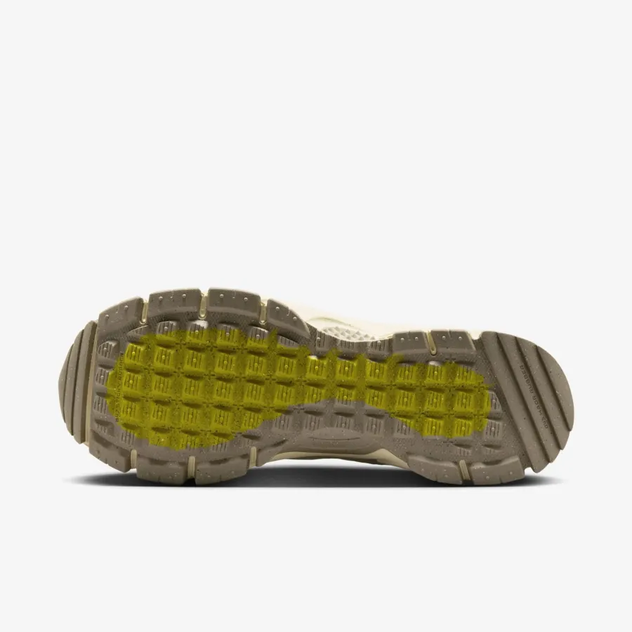 Кросівки Nike Air Zoom Vomero Roam Winterized FV2295-101