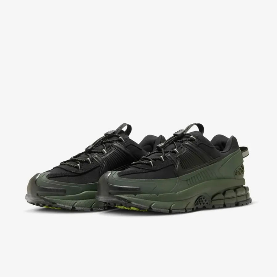 Кросівки Nike Air Zoom Vomero Roam Winterized FV2295-300