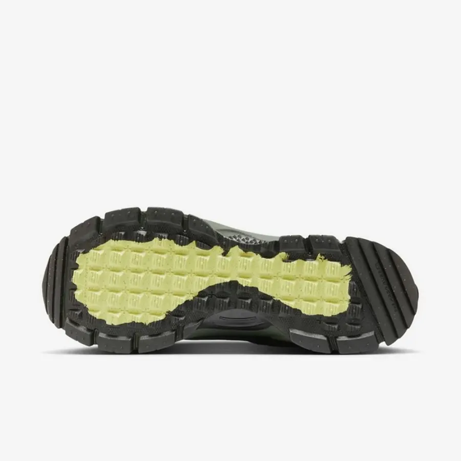 Кросівки Nike Air Zoom Vomero Roam Winterized FV2295-300