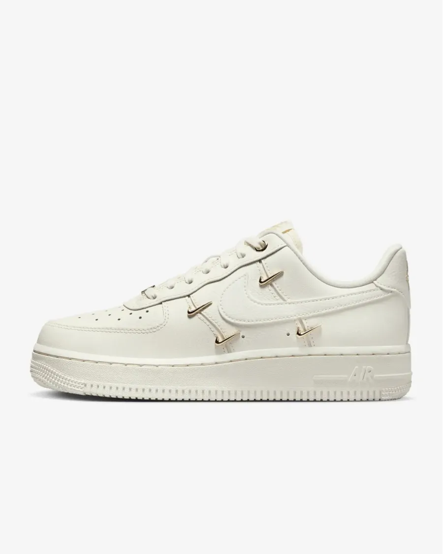 Кросівки Nike Air Force 1 '07 LX FV3654-111