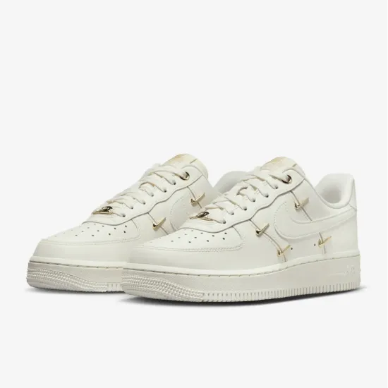 Кросівки Nike Air Force 1 '07 LX FV3654-111