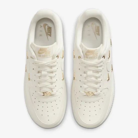 Кросівки Nike Air Force 1 '07 LX FV3654-111