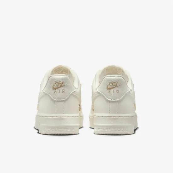 Кросівки Nike Air Force 1 '07 LX FV3654-111