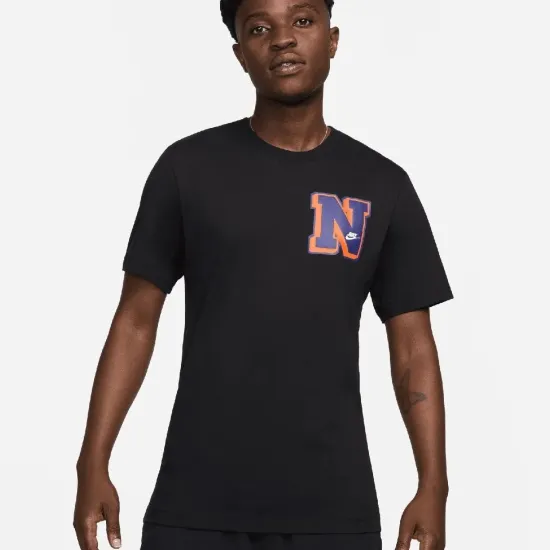 Футболка Nike Sportswear Club Seasonal Label FV3772-010
