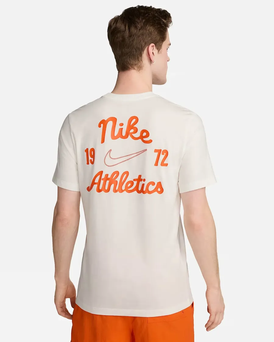 Футболка Nike Sportswear Club Seasonal Label FV3772-133