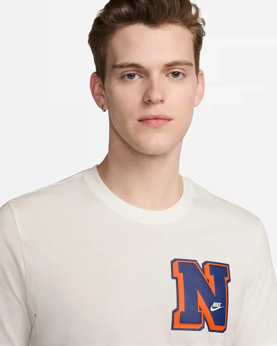 Футболка Nike Sportswear Club Seasonal Label FV3772-133