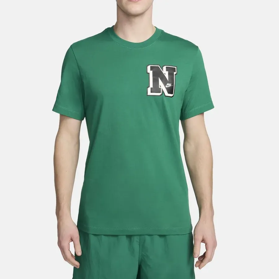 Футболка Nike Sportswear Club Seasonal Label FV3772-365