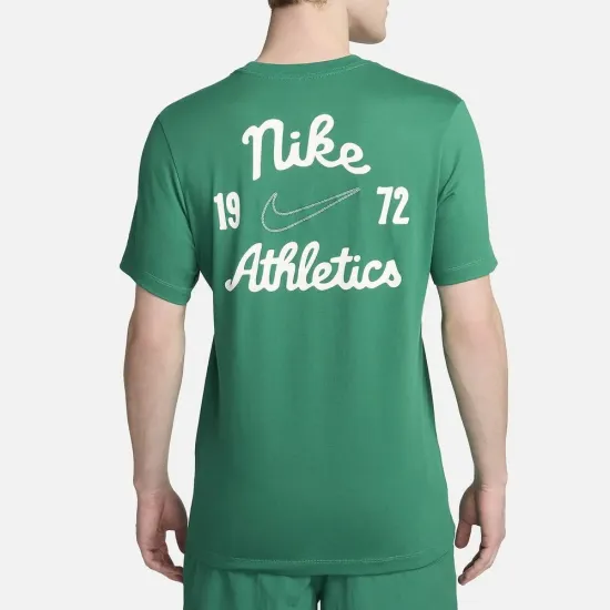 Футболка Nike Sportswear Club Seasonal Label FV3772-365