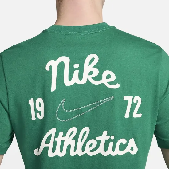 Футболка Nike Sportswear Club Seasonal Label FV3772-365