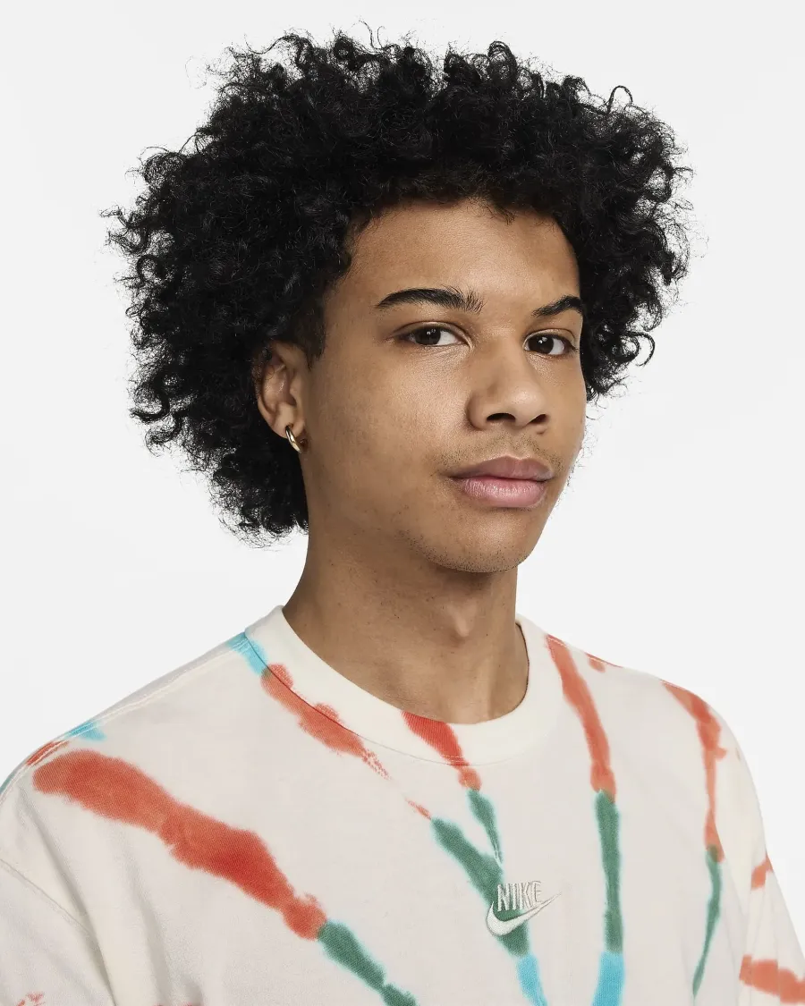 Футболка Nike Sportswear Tee M90 Seasonal Premium Essential FV3780-133