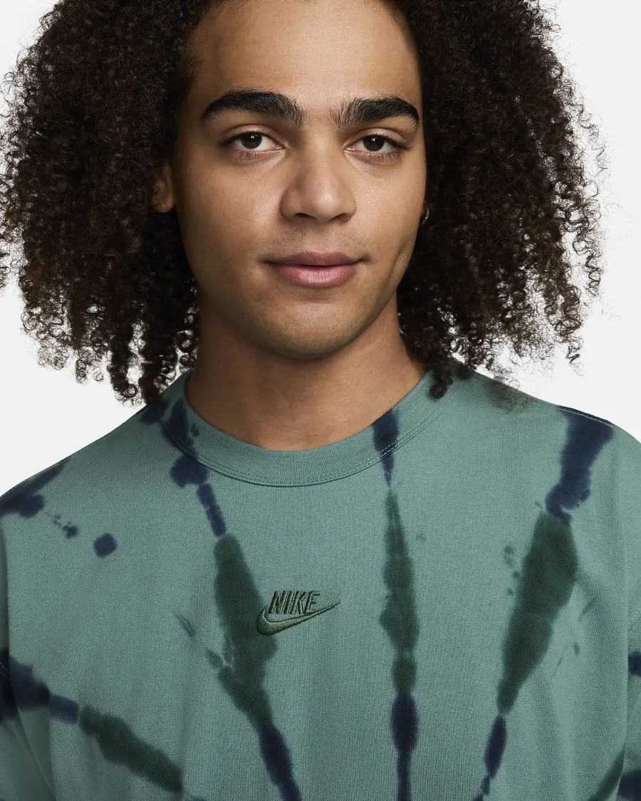 Футболка Nike Sportswear Tee M90 Seasonal Premium Essential FV3780-361