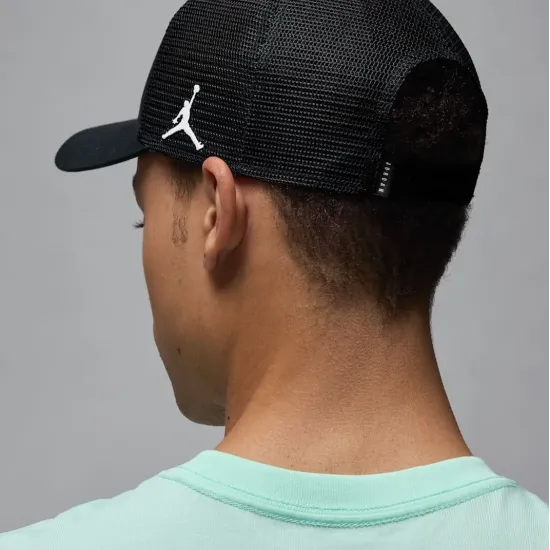 Кепка Nike Air Jordan Trucker FV5303-010