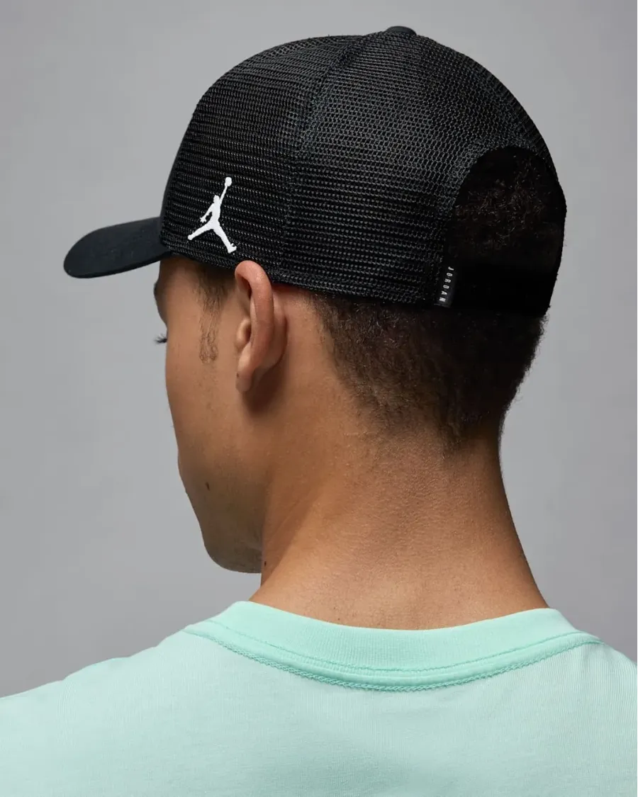 Кепка Nike Air Jordan Trucker FV5303-010