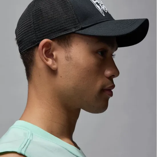 Кепка Nike Air Jordan Trucker FV5303-010