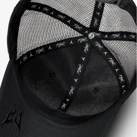 Кепка Nike Air Jordan Trucker FV5303-010
