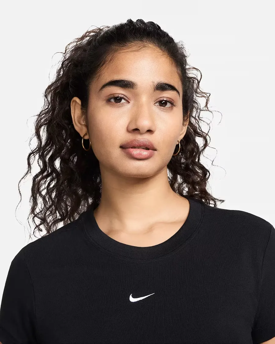 Футболка Nike Sportswear Chill Knit FV5508-010