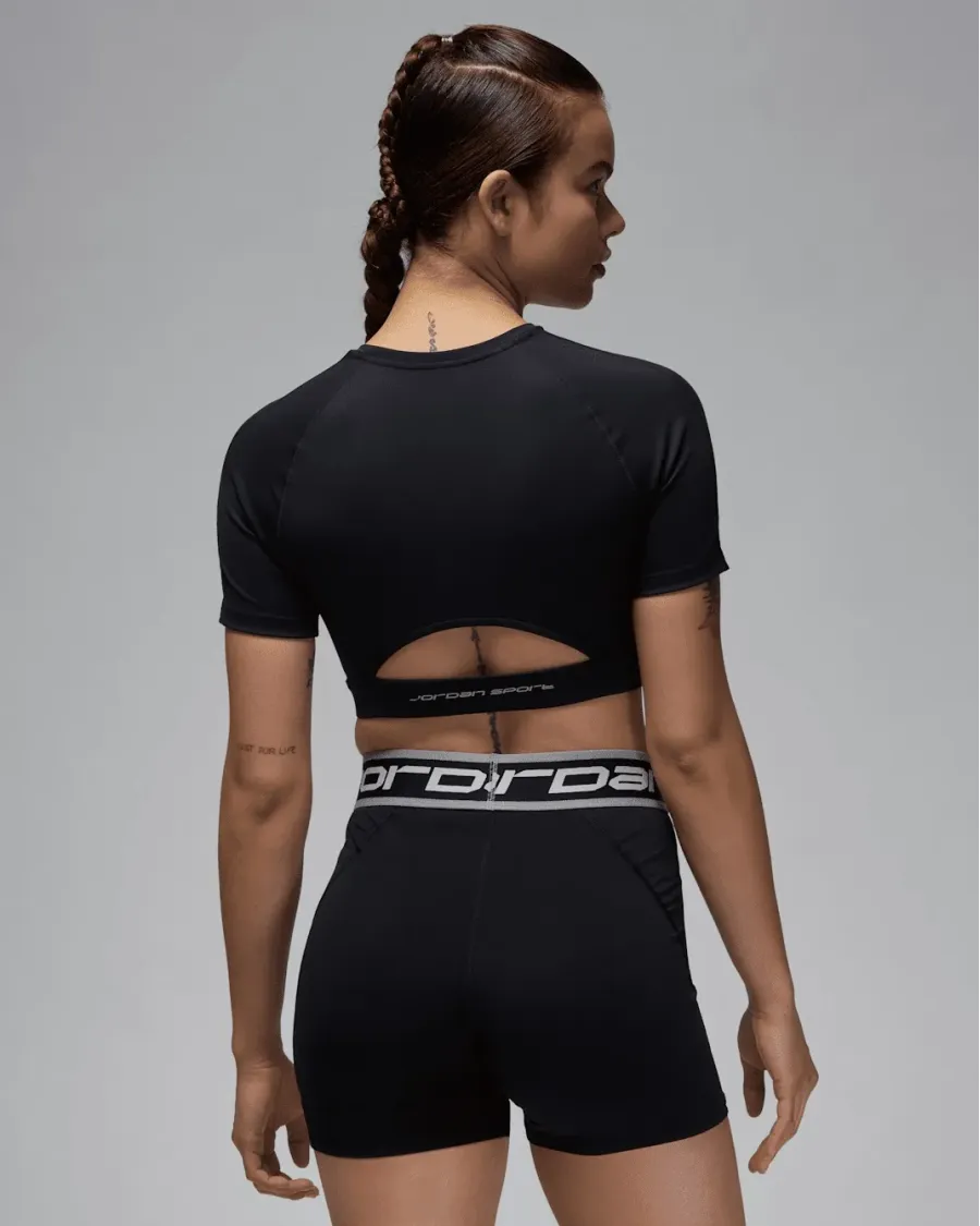 Топ Nike Air Jordan Sport Bodycon Performance FV6927-010