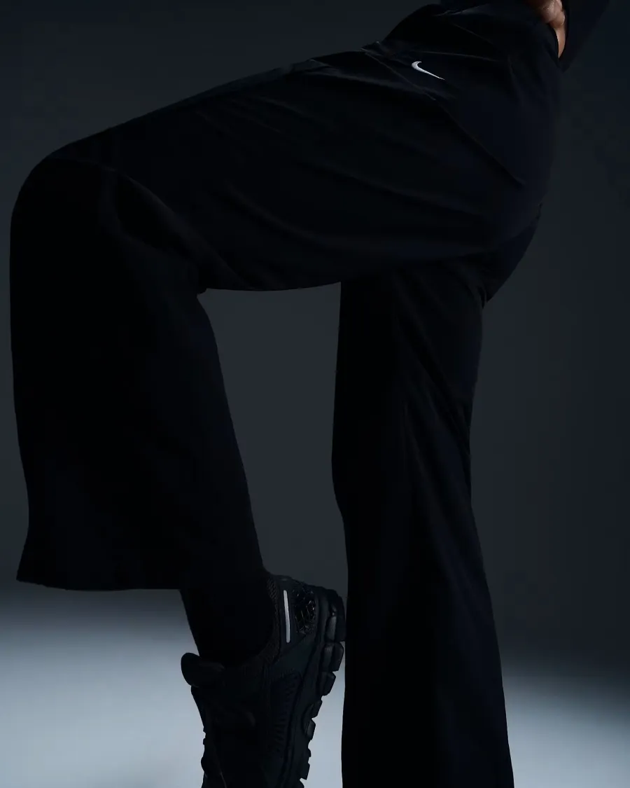 Штани Nike Windrunner High-Waisted Woven Open-Hem Trousers FV7655-010