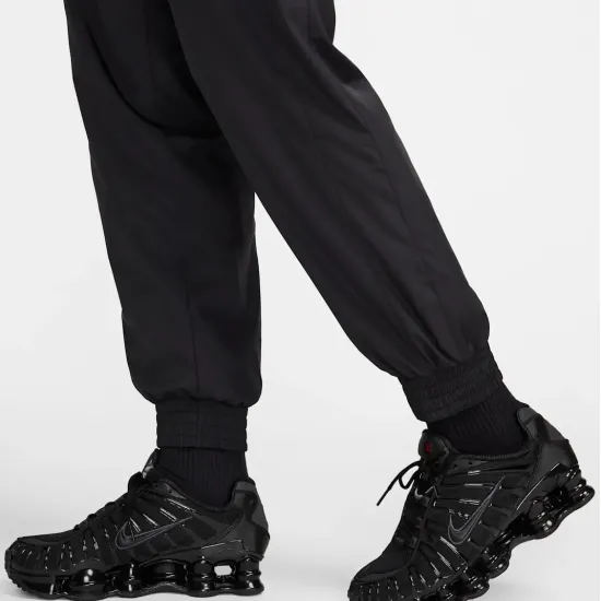 Штани Nike Sportswear Classic Wovens FV7660-010