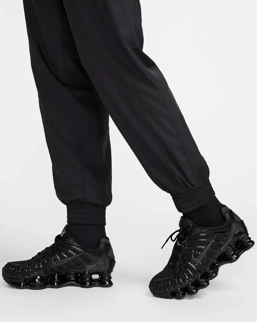 Штани Nike Sportswear Classic Wovens FV7660-010