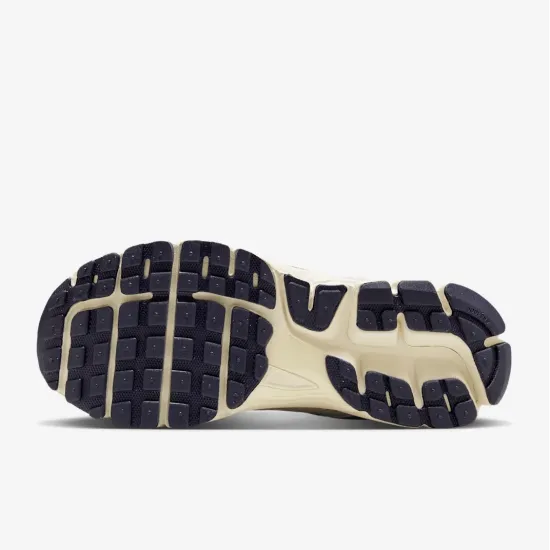 Кросівки Nike Zoom Vomero 5 FV8111-451
