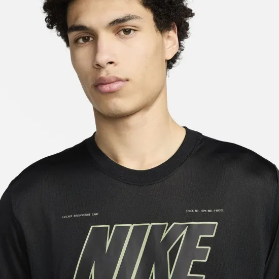 Футболка Nike Dri-FIT Tee Relaxed Camo Graphic FV8370-010