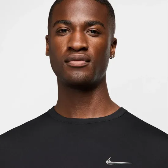 Футболка Nike Dri-FIT Hyverse Top FV9614-010