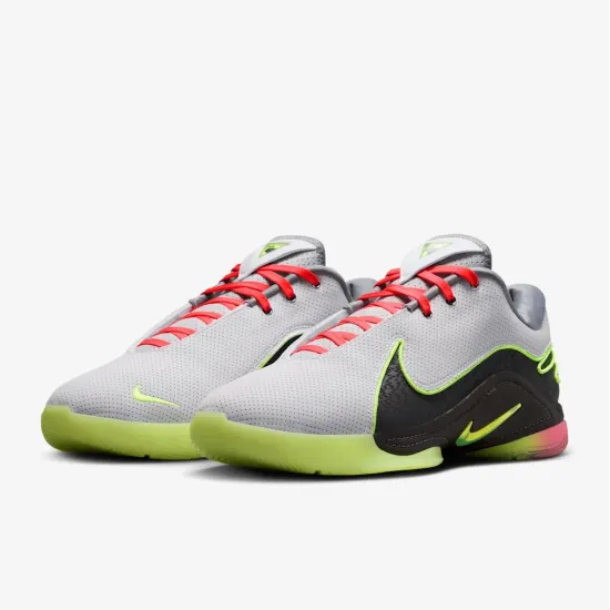 Кросівки Nike LeBron XXII FZ1094-101