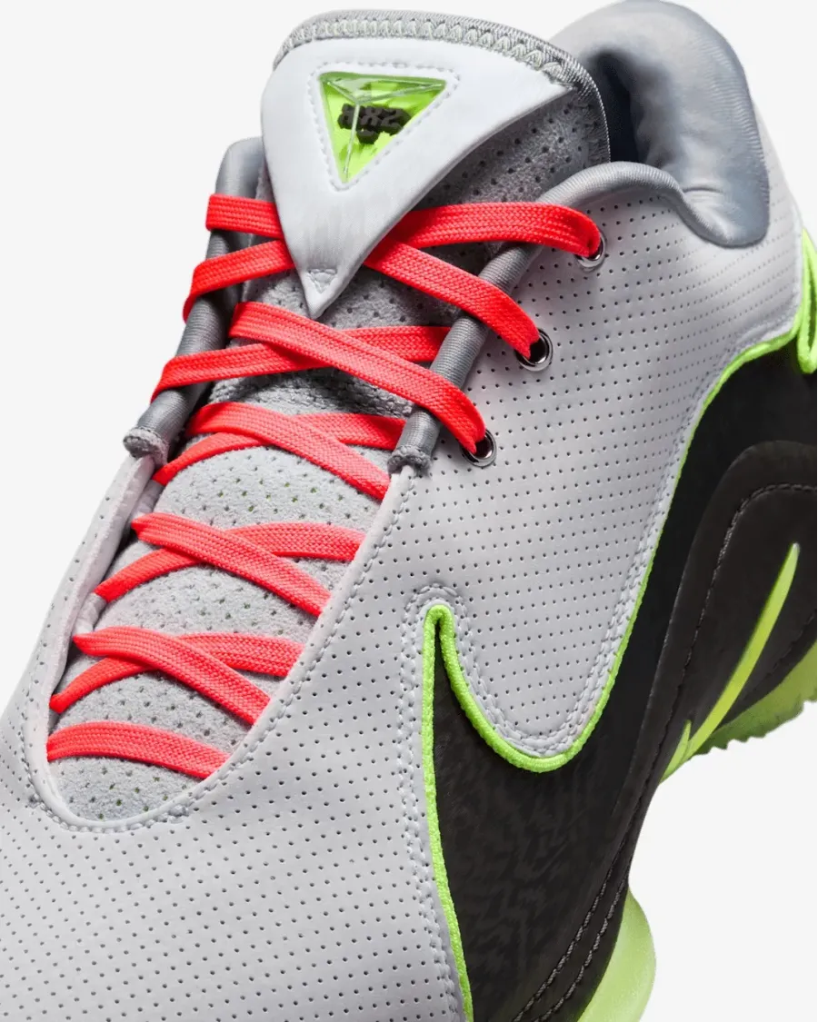 Кросівки Nike LeBron XXII FZ1094-101