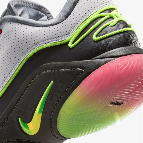 Кросівки Nike LeBron XXII FZ1094-101