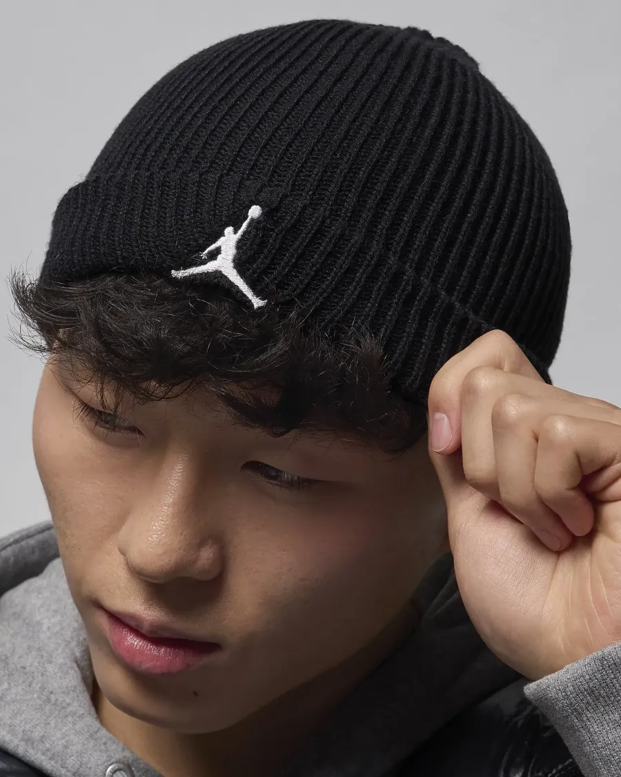 Шапка Nike Air Jordan Terra Beanie FZ2055-010