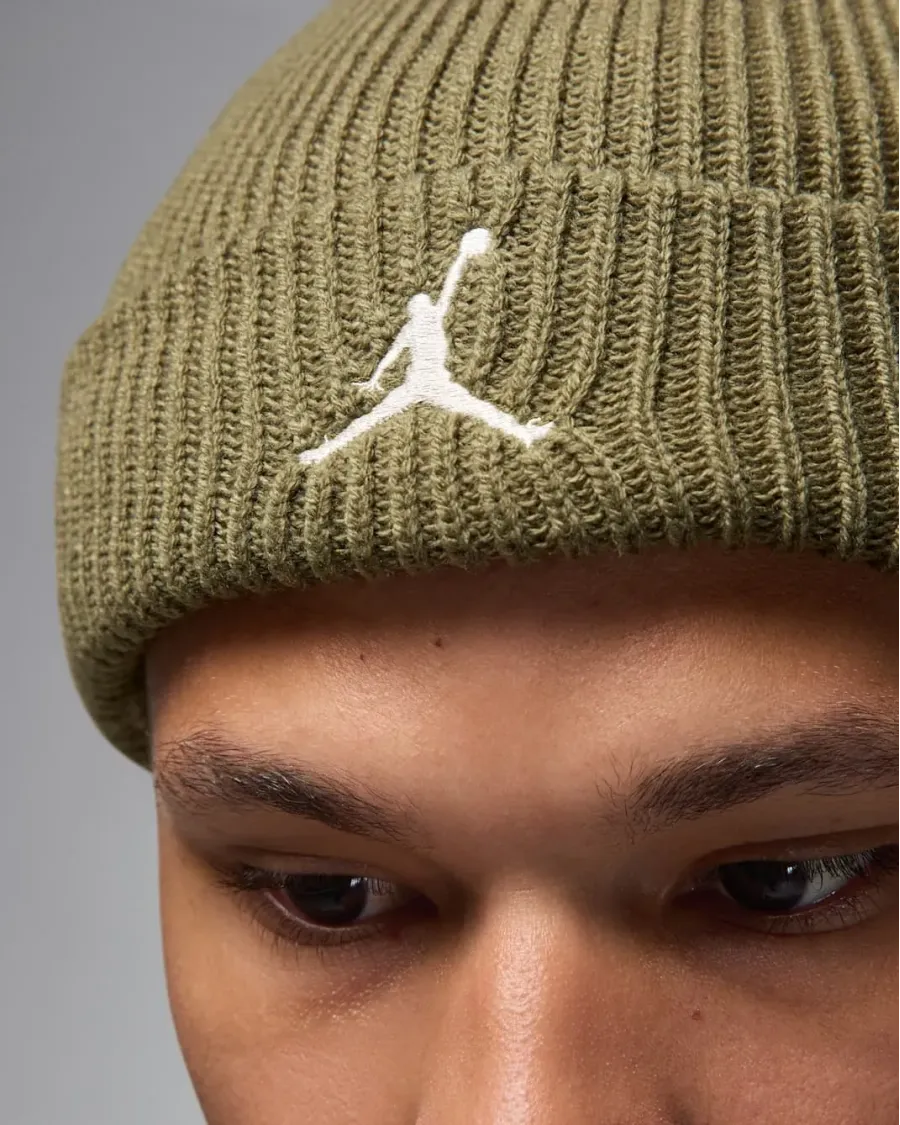 Шапка Nike Air Jordan Terra Beanie FZ2055-222