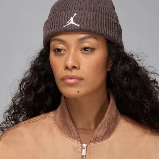 Шапка Nike Air Jordan Terra Beanie FZ2055-237