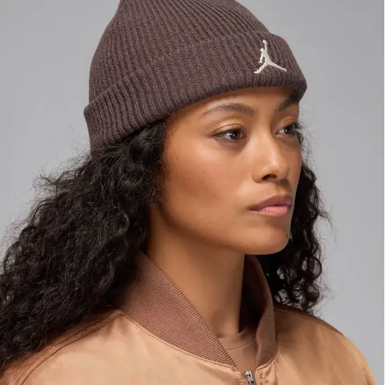 Шапка Nike Air Jordan Terra Beanie FZ2055-237