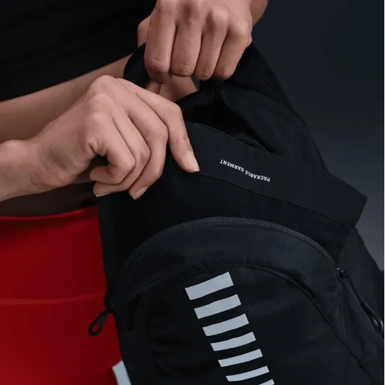 Куртка Nike AeroSwift Aerogami Storm-FIT Running FZ3396-010