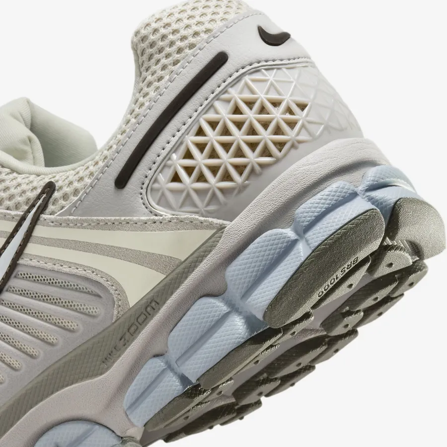 Кросівки Nike Air Zoom Vomero 5 FZ3653-104