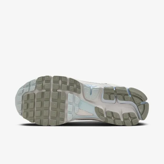 Кросівки Nike Air Zoom Vomero 5 FZ3653-104